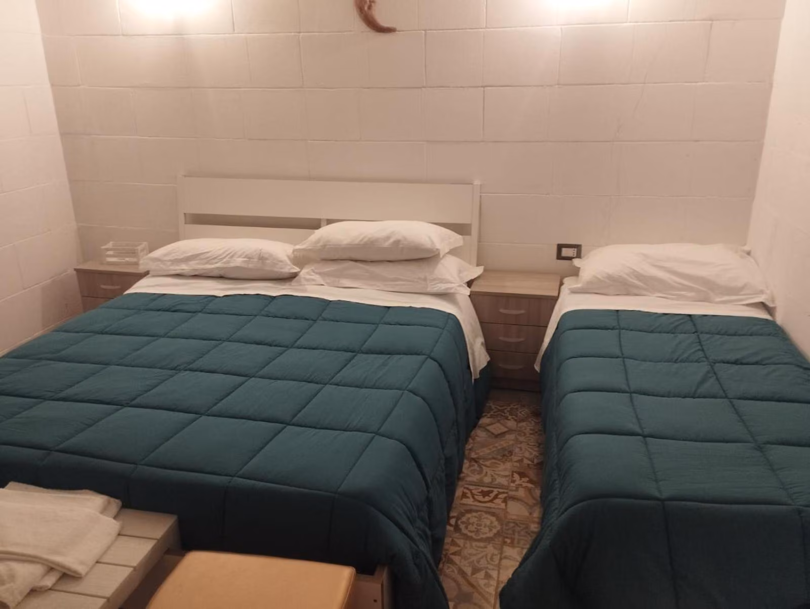 Camera de Gli oleandri con letto matrimoniale e comodini