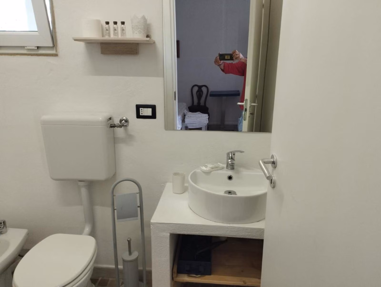 Il bagno privato di una camera de Gli oleandri